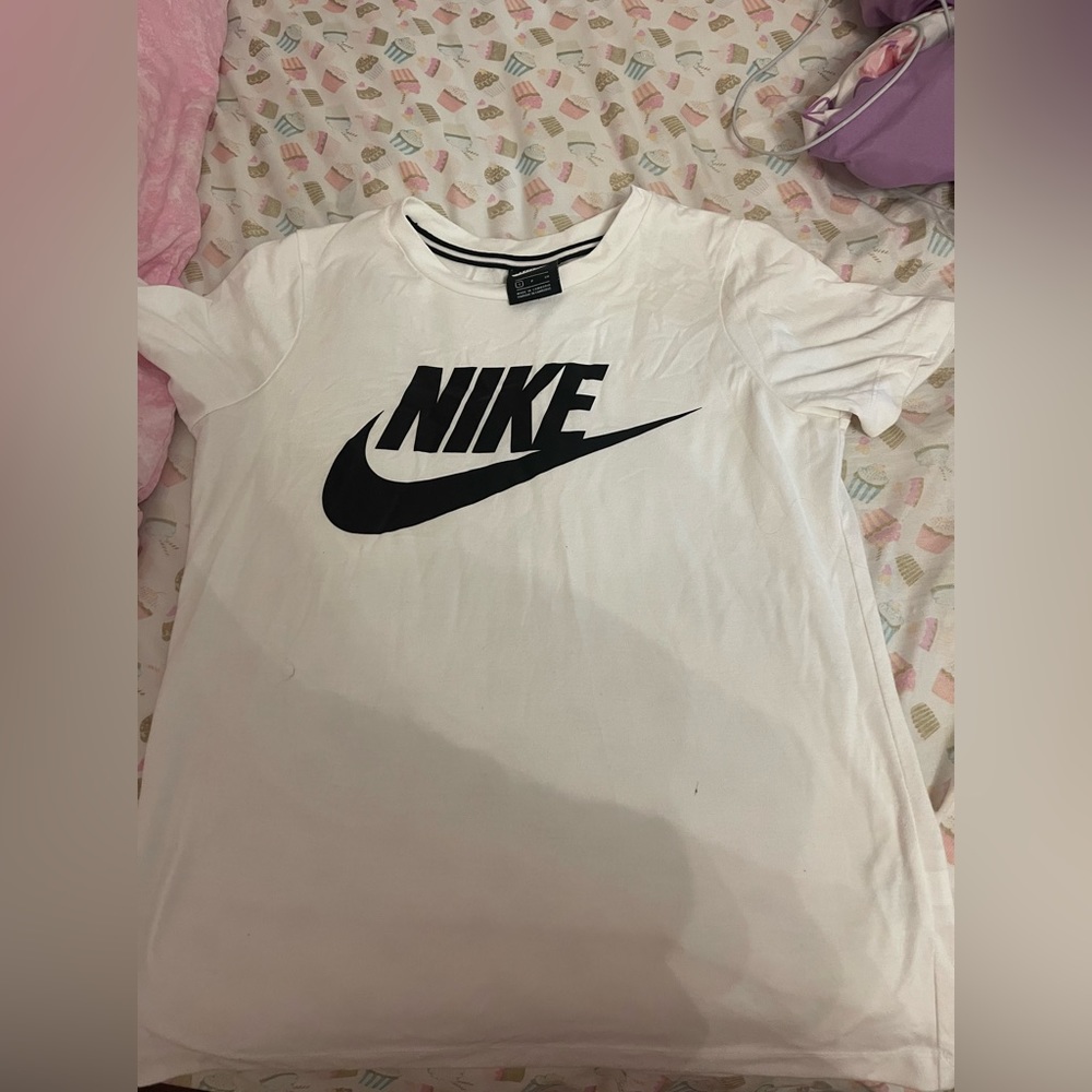 Women short sleeve shirt. At great price worn once.